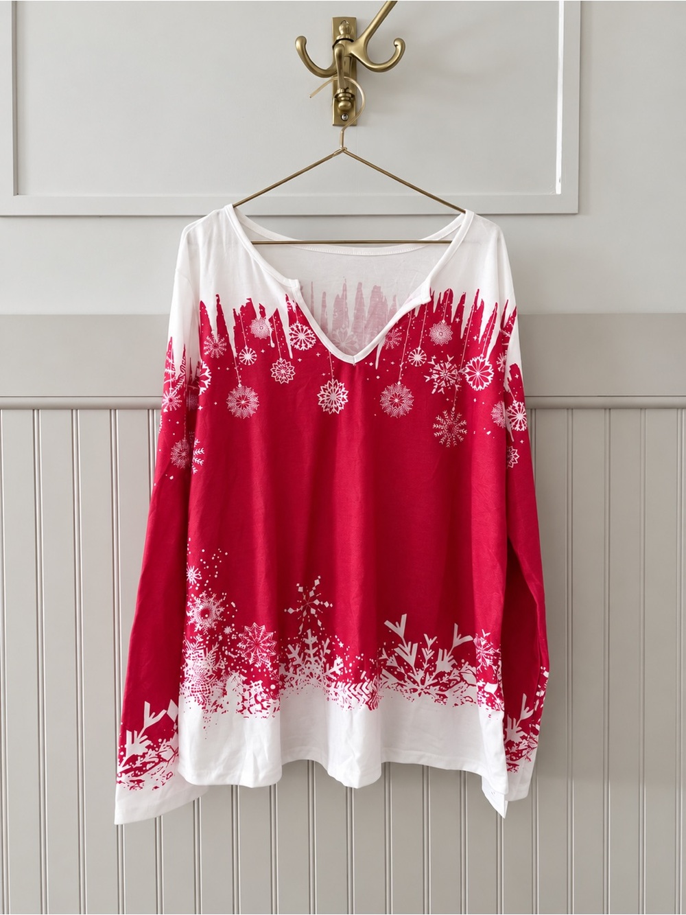 Red and White V-Neck Holiday Pullover Top
